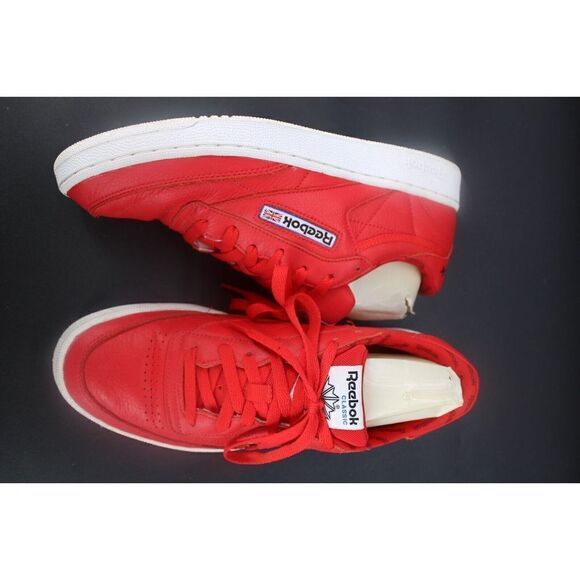 Red Leather REEBOK club C international low casual sneaker Shoe BS5212 Mens 9.5 - Picture 1 of 10